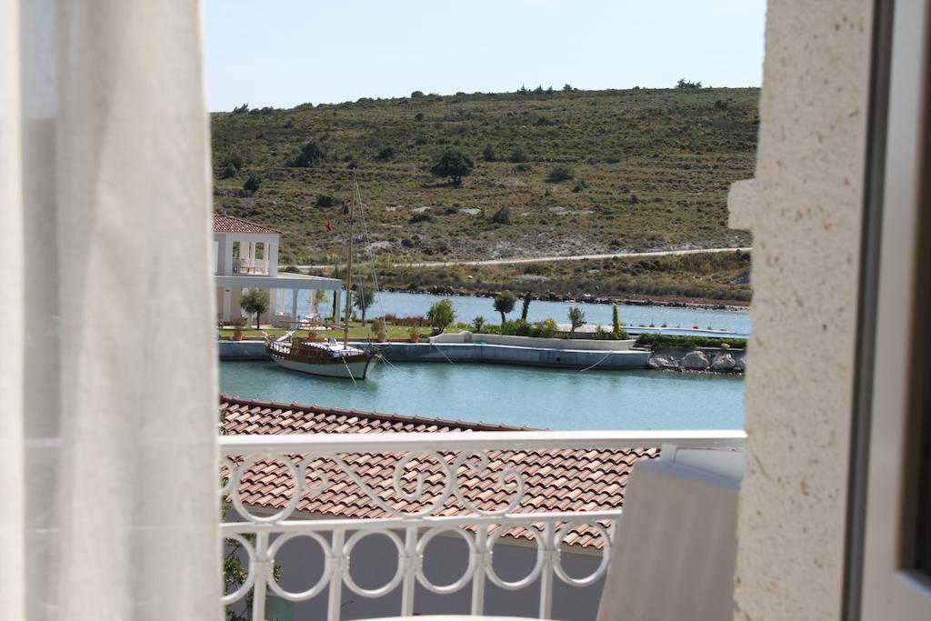 Port Villa Deniz Алачати Экстерьер фото